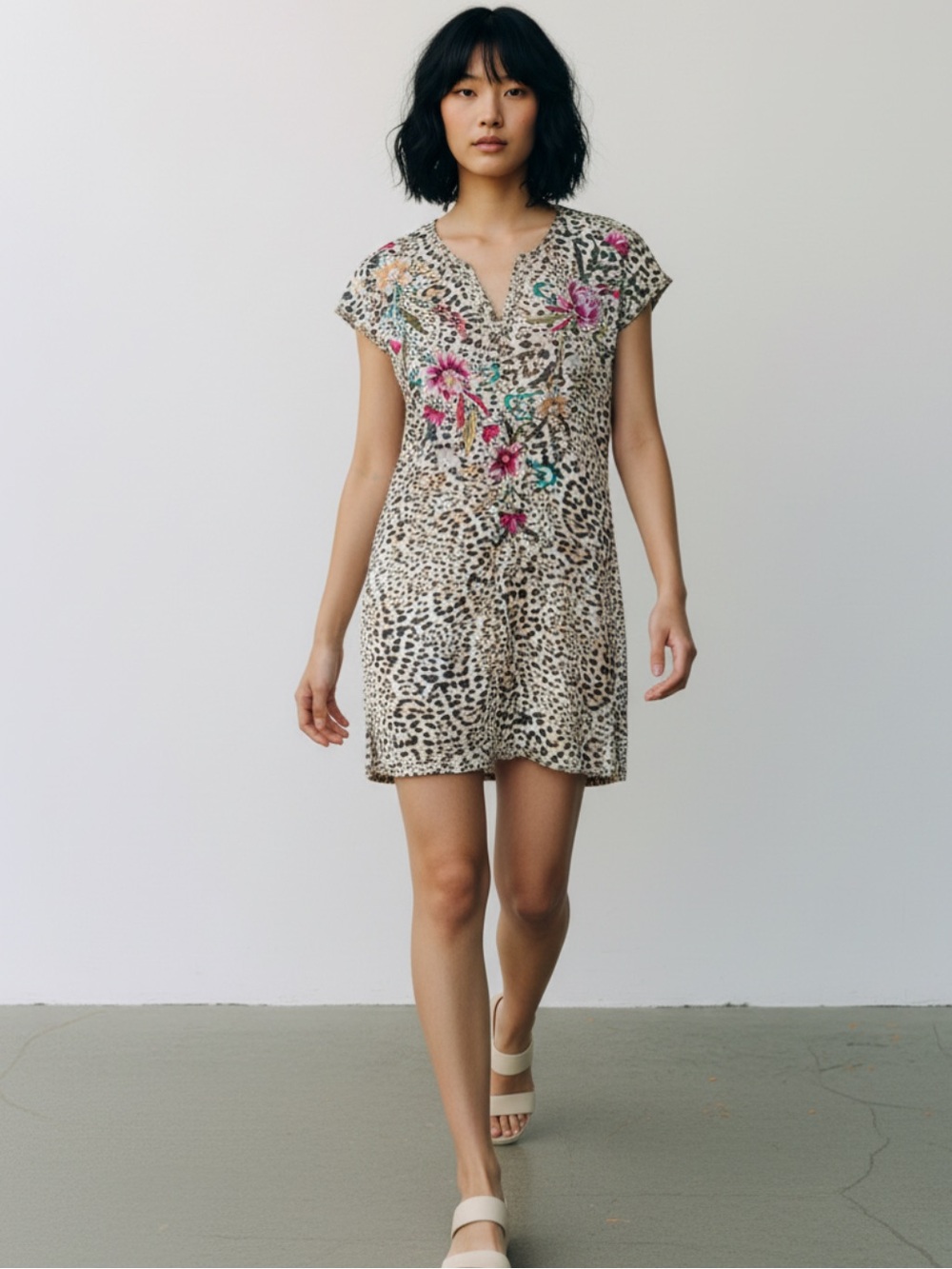 Johnny Was Embroidered Leopard Cheetah Oversized Linen Dress Fun Chic Summer